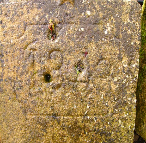 Linteau de porte ancien en pierre MAT2